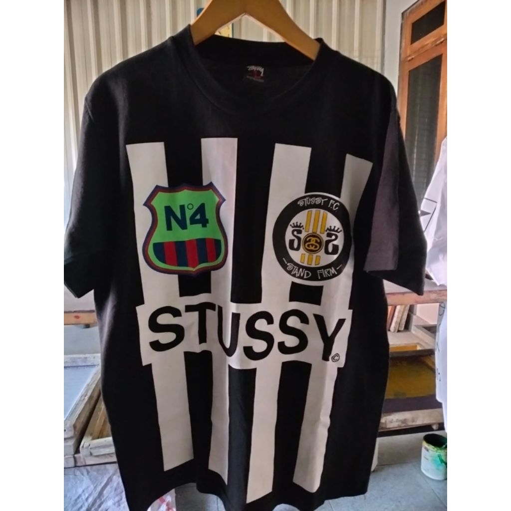 t-shirt stussy