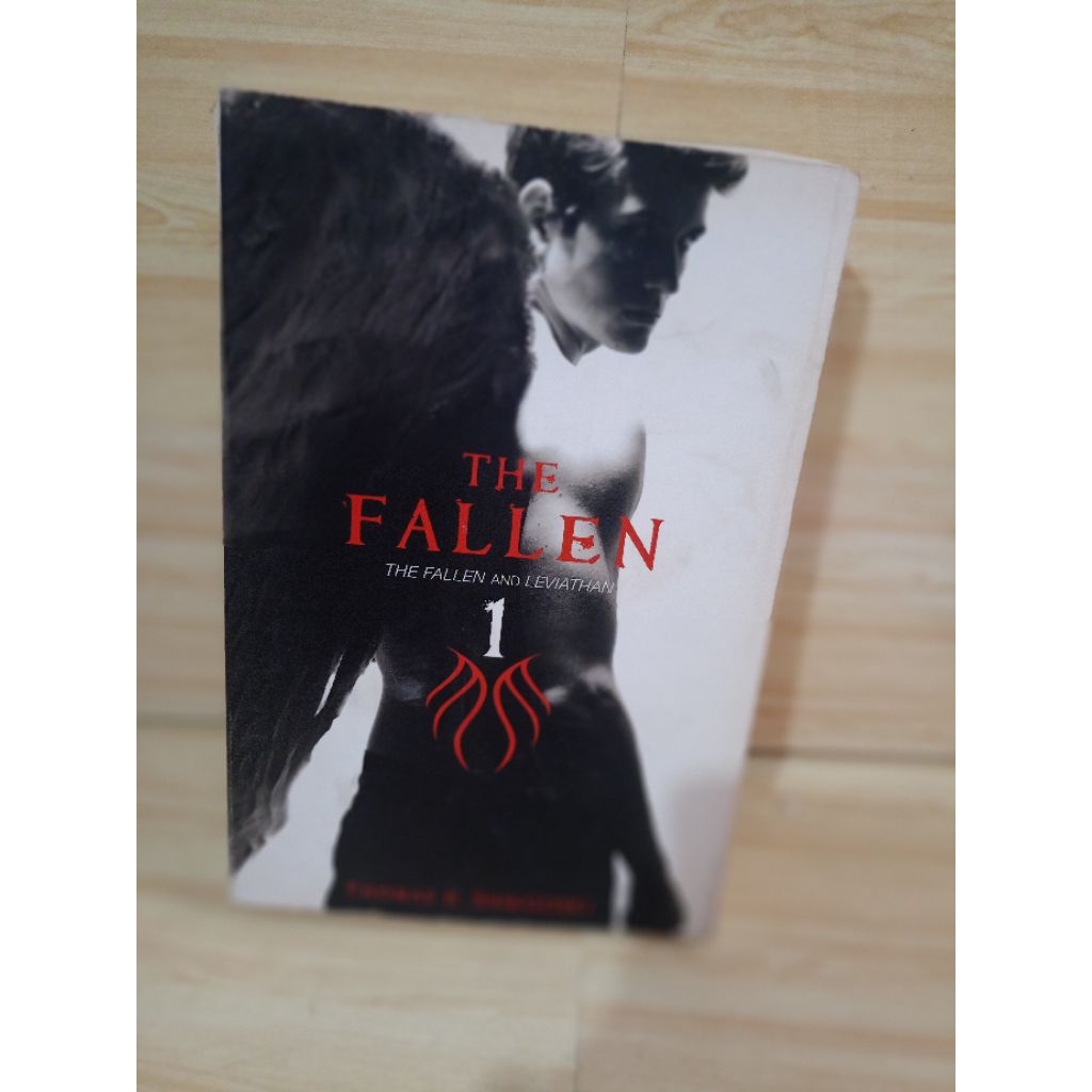IMPORT: THE FALLEN, the fallen and leviathan 1 by Thomas e.sniegoski