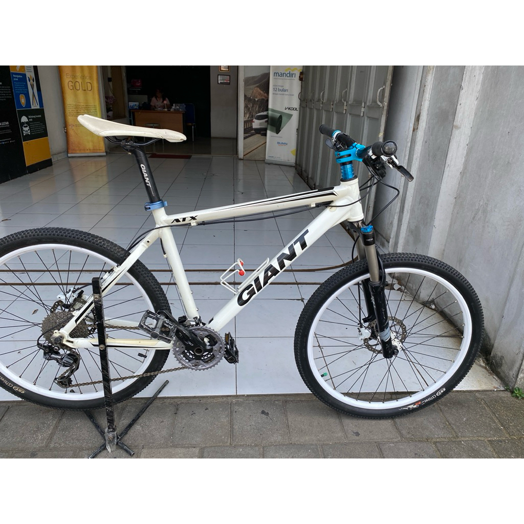 Sepeda Mtb 26 Giant ATX deore 3x10