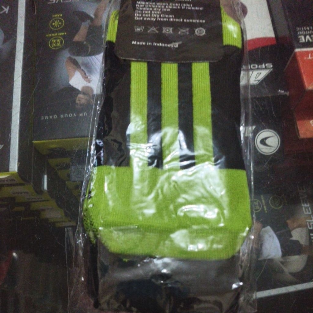 Kaos kaki futsal pendek