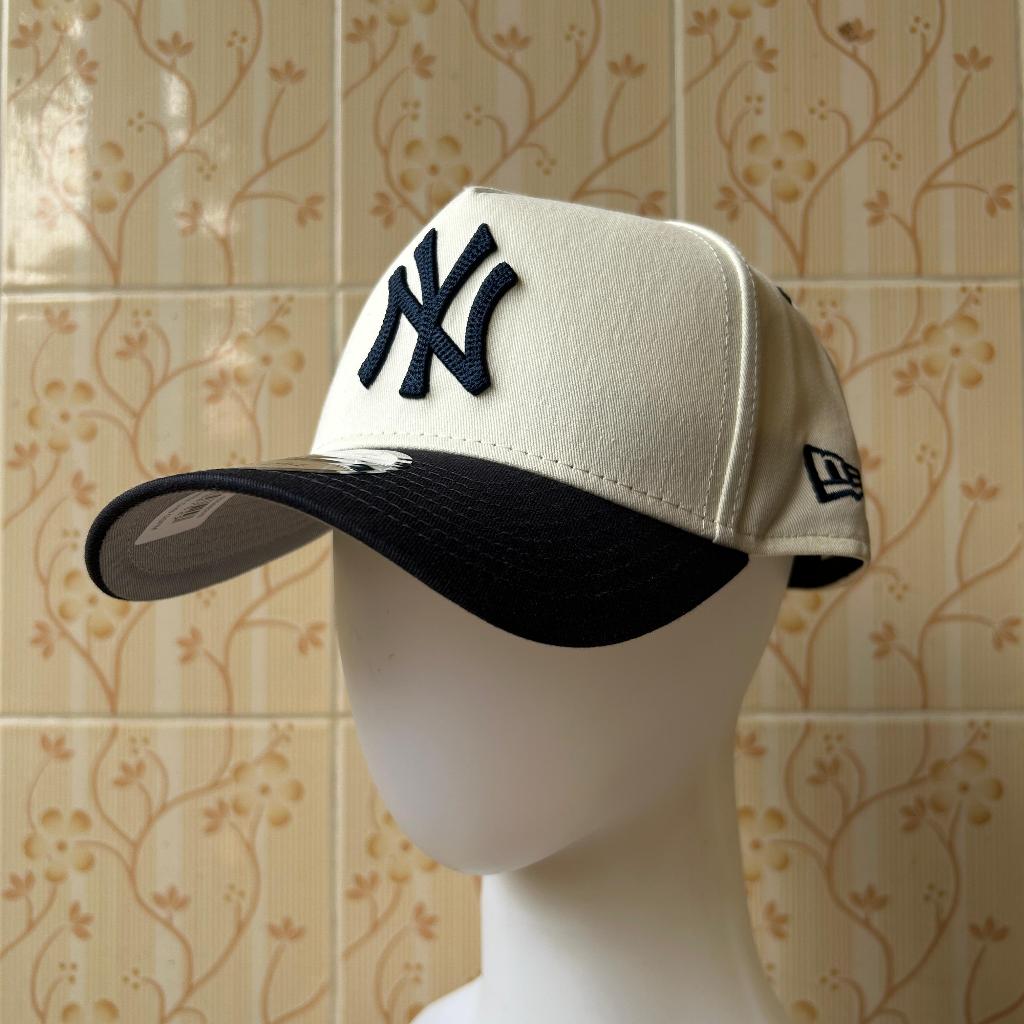 Topi New Era 9Forty A-Frame New York Yankees Chrome Chainstitch White Snapback Cap