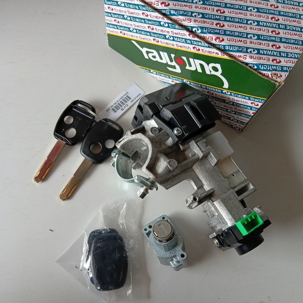 Kunci kontak dan pintu switch Jazz RS GE8