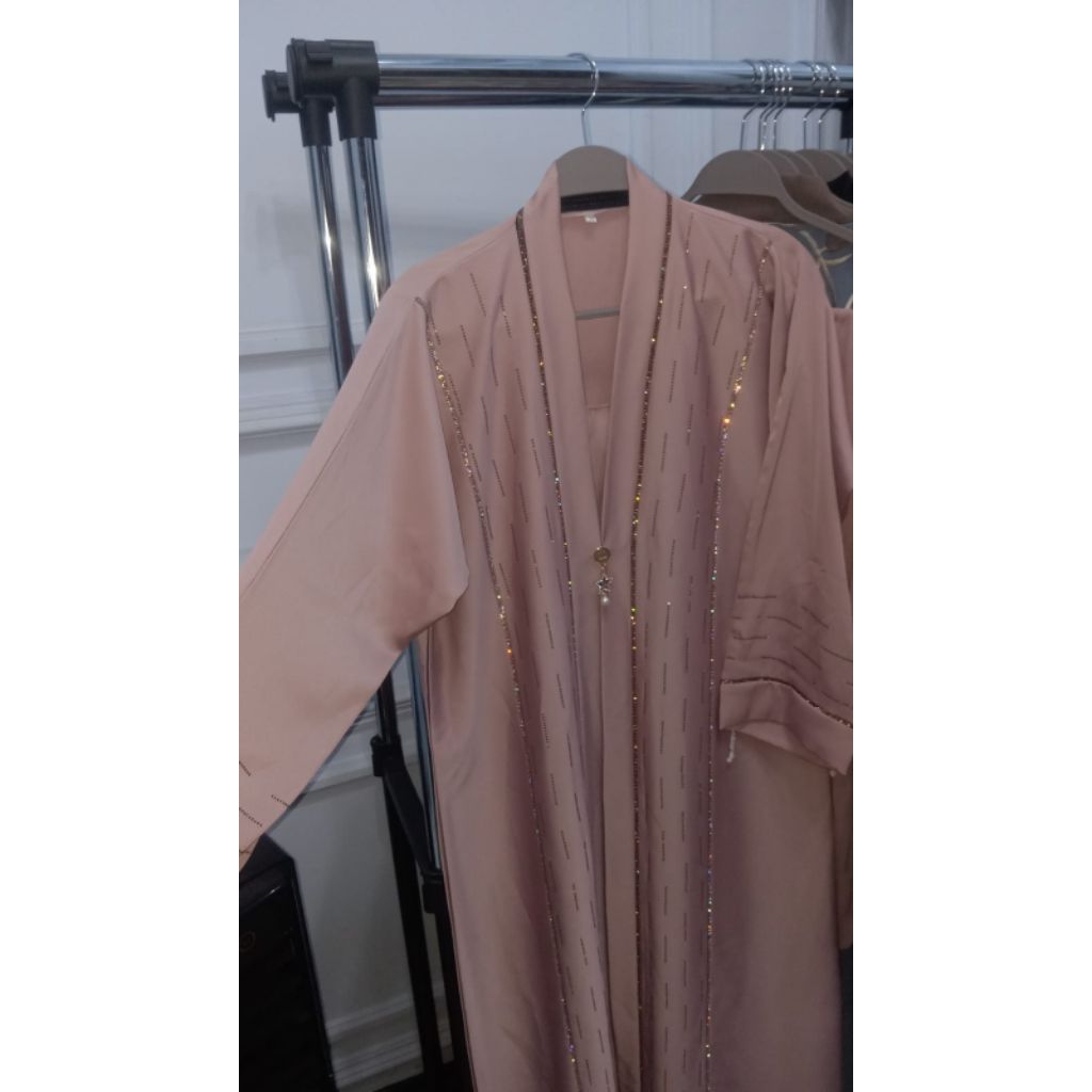 Abaya free pashmina original saudi pink 2 layer ( semi outer) di lengkapi dengan mata mata ,swarovsk