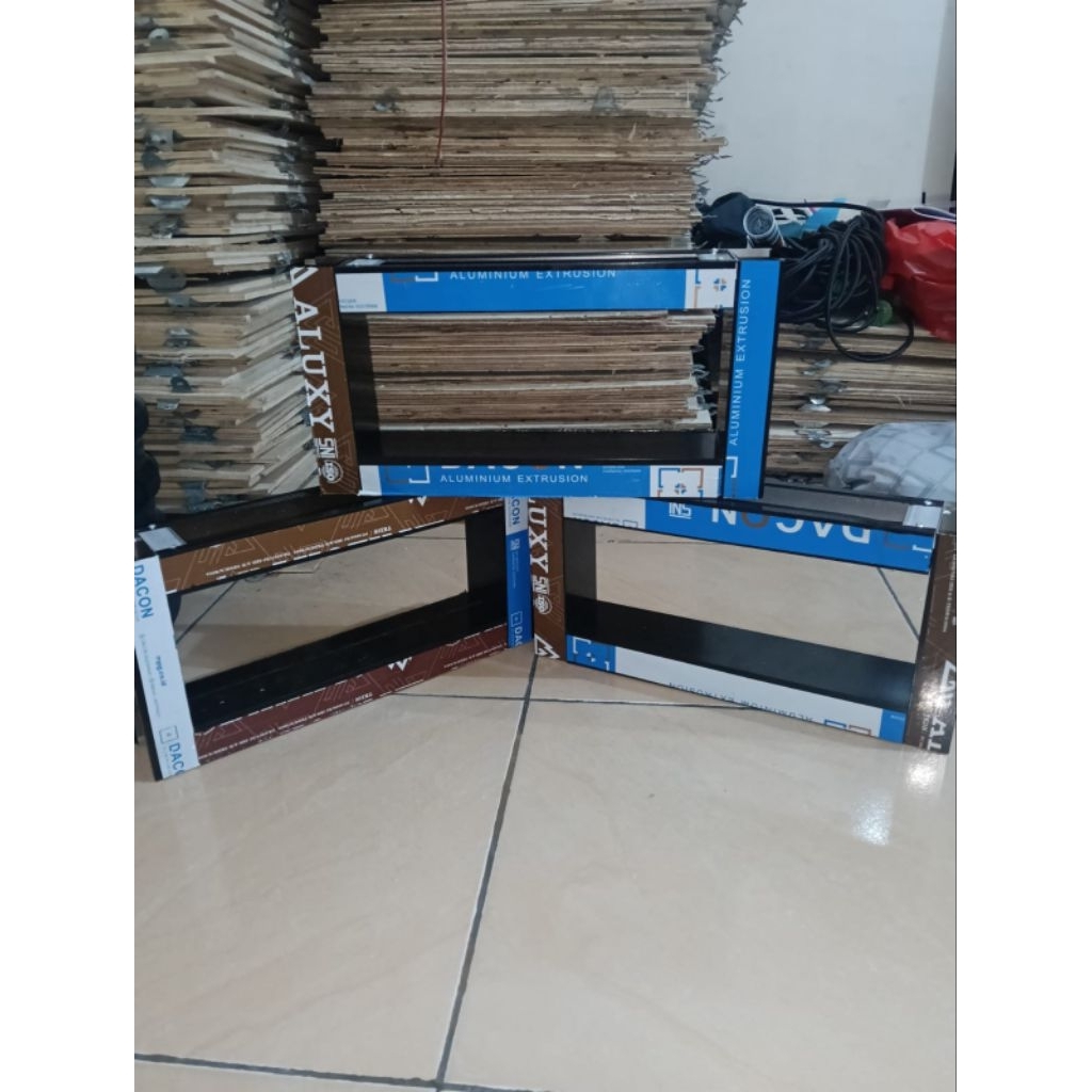 LOSTER ALMUNIUM BISA COSTEM UKURAN