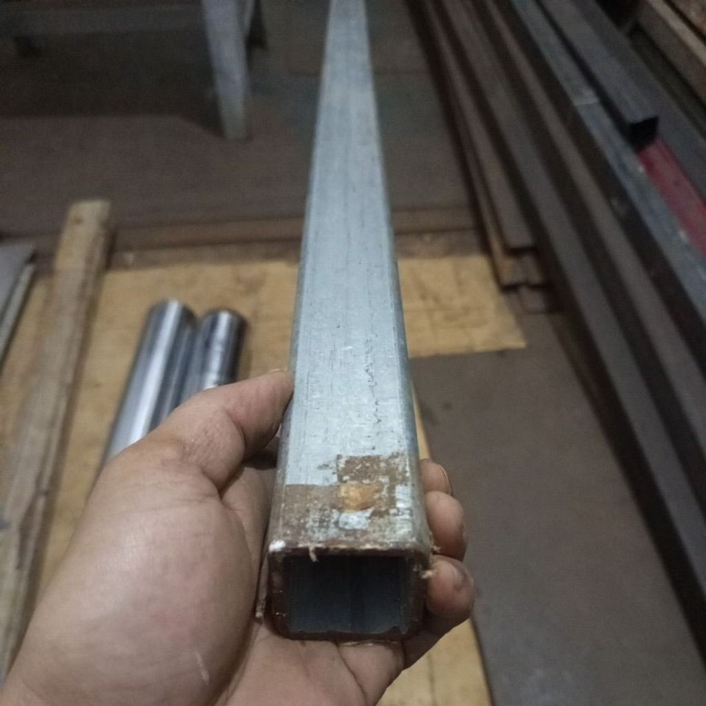 Pipa Kotak holo galvanis dan holo besi Ukuran 4x4 tebal 4mm