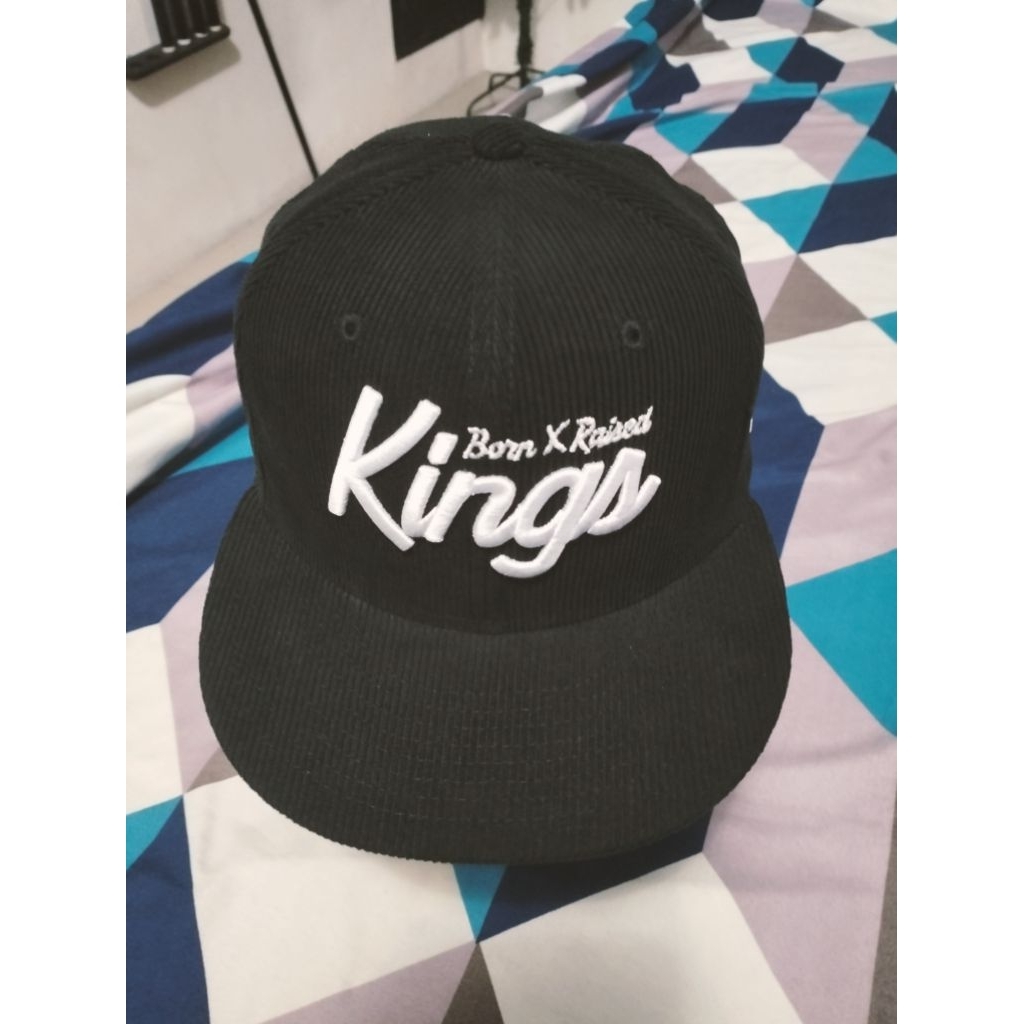 Topi Snapback Corduroy BORN X RAISED Kings: Gaya Jalanan Klasik yang Ikonik​
