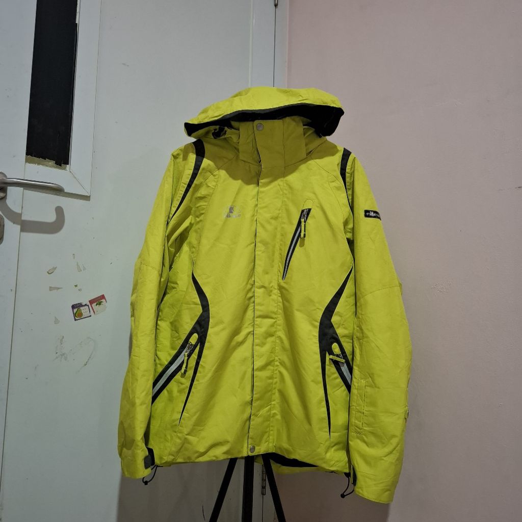 JAKET OUTDOOR ELLESSE SECOND