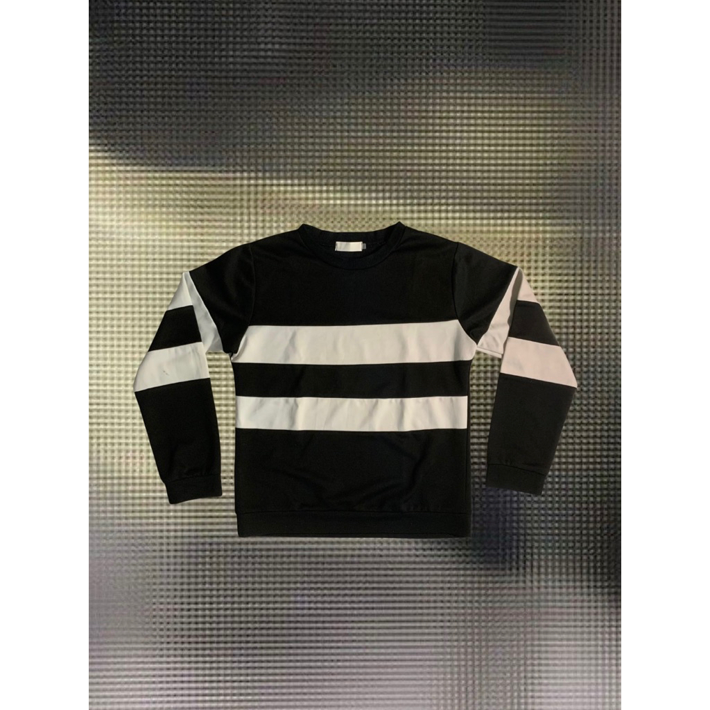 crewneck wanita hitam garis hitam putih