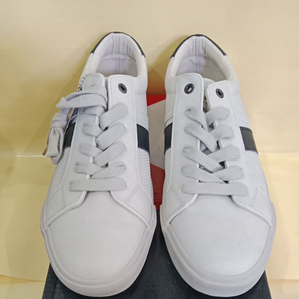 Sepatu Aiw ANDEW