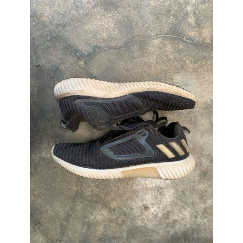 [preloved] sepatu adidas lari jogger running marathon second murah - bekas