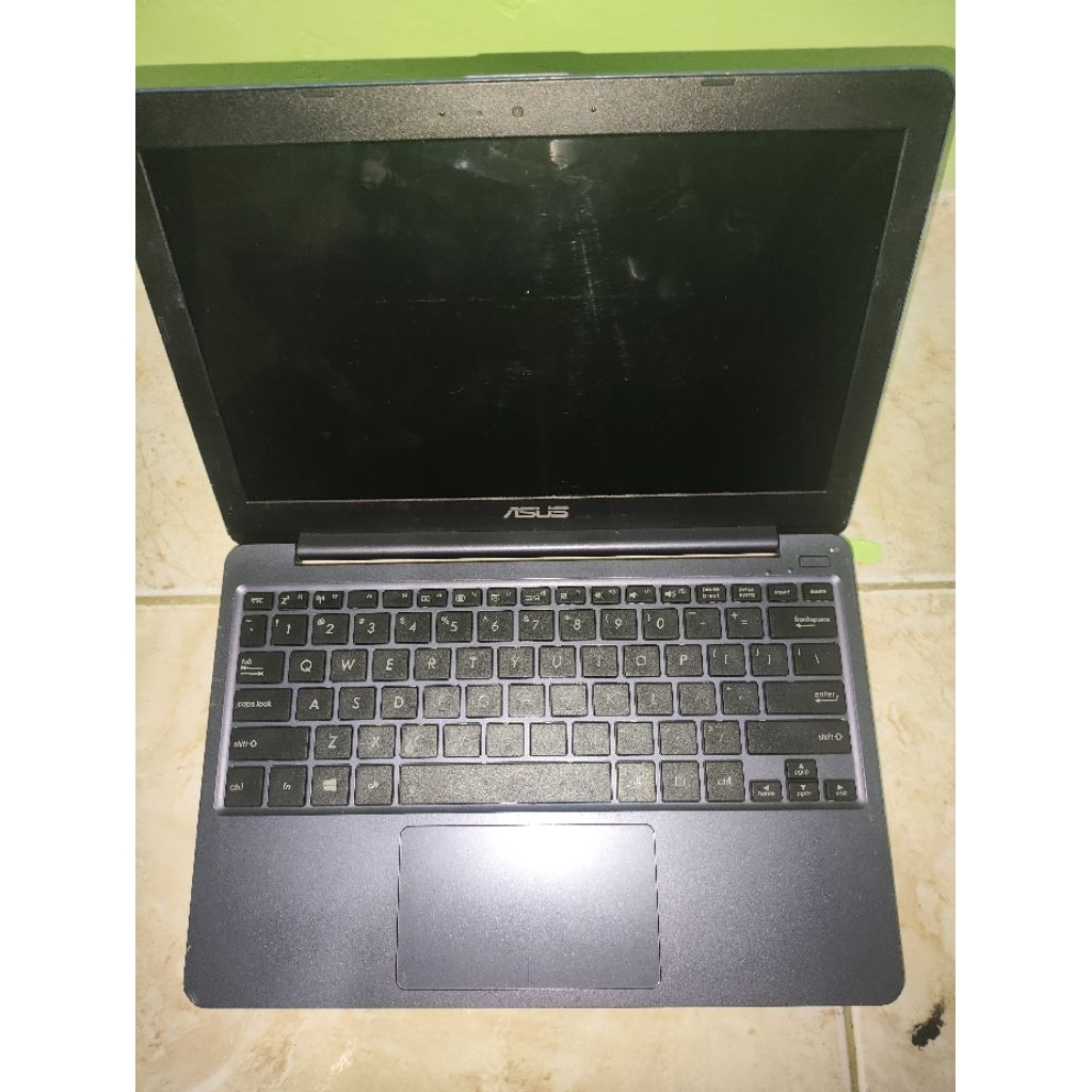 Notebook Laptop Kecil Asus Vivobook 12 E203MAH