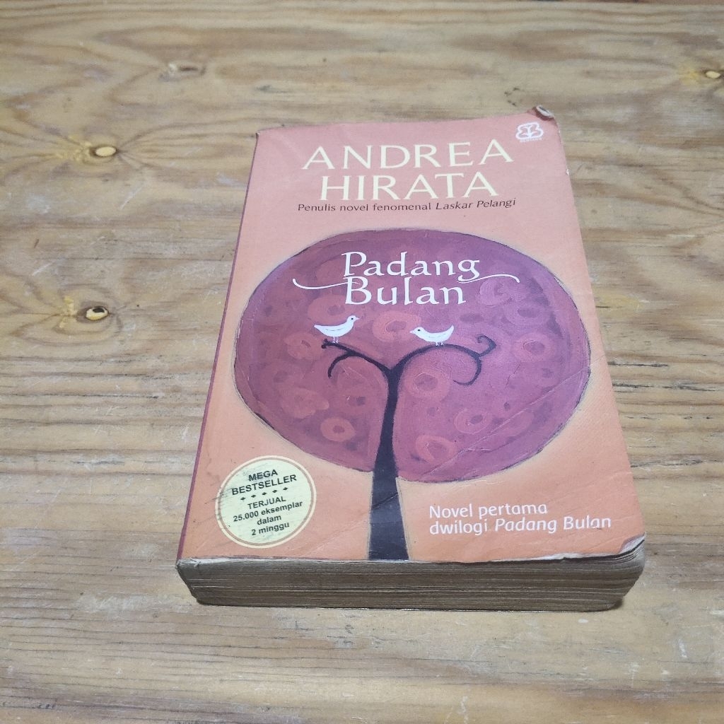 Novel Padang Bulan & Cinta di Dalam Gelas