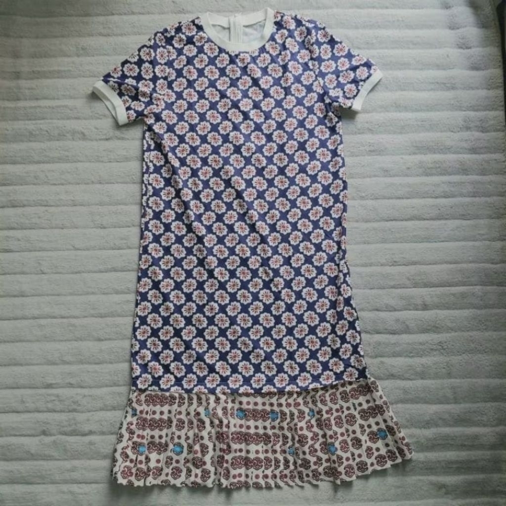 Maxi Dress Wanita Motif Bunga Batik – Elegan & Ethnic Chic