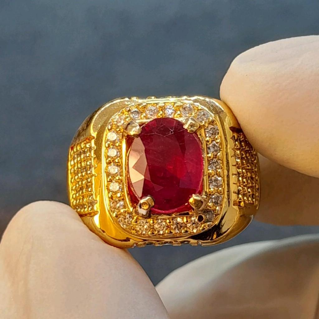 Ruby Pigeon Blood Glittering Luster Batu Tanzanita Mozambique 8,7x7x6cm Merah