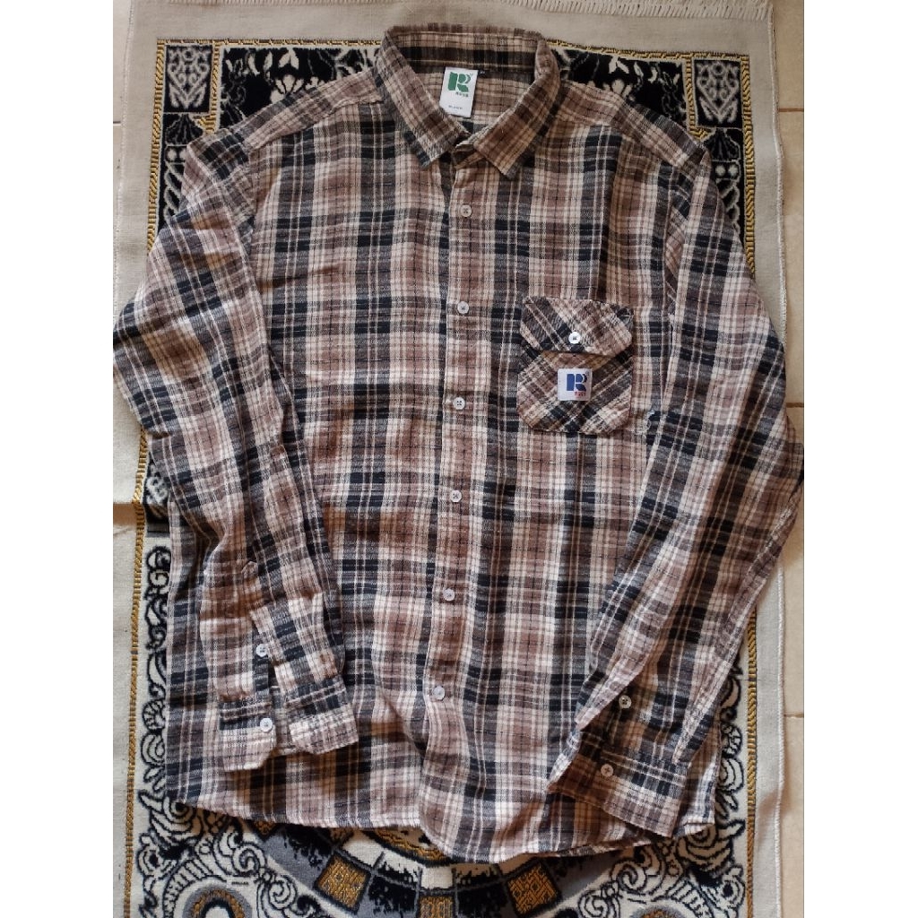 Kemeja flanel Russ