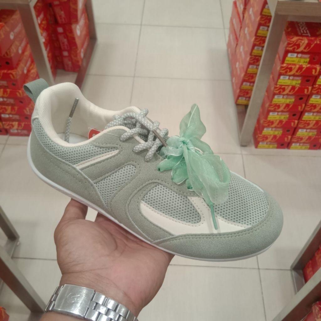TRISET SEPATU SNEAKERS CANTIK WANITA ORIGINAL
