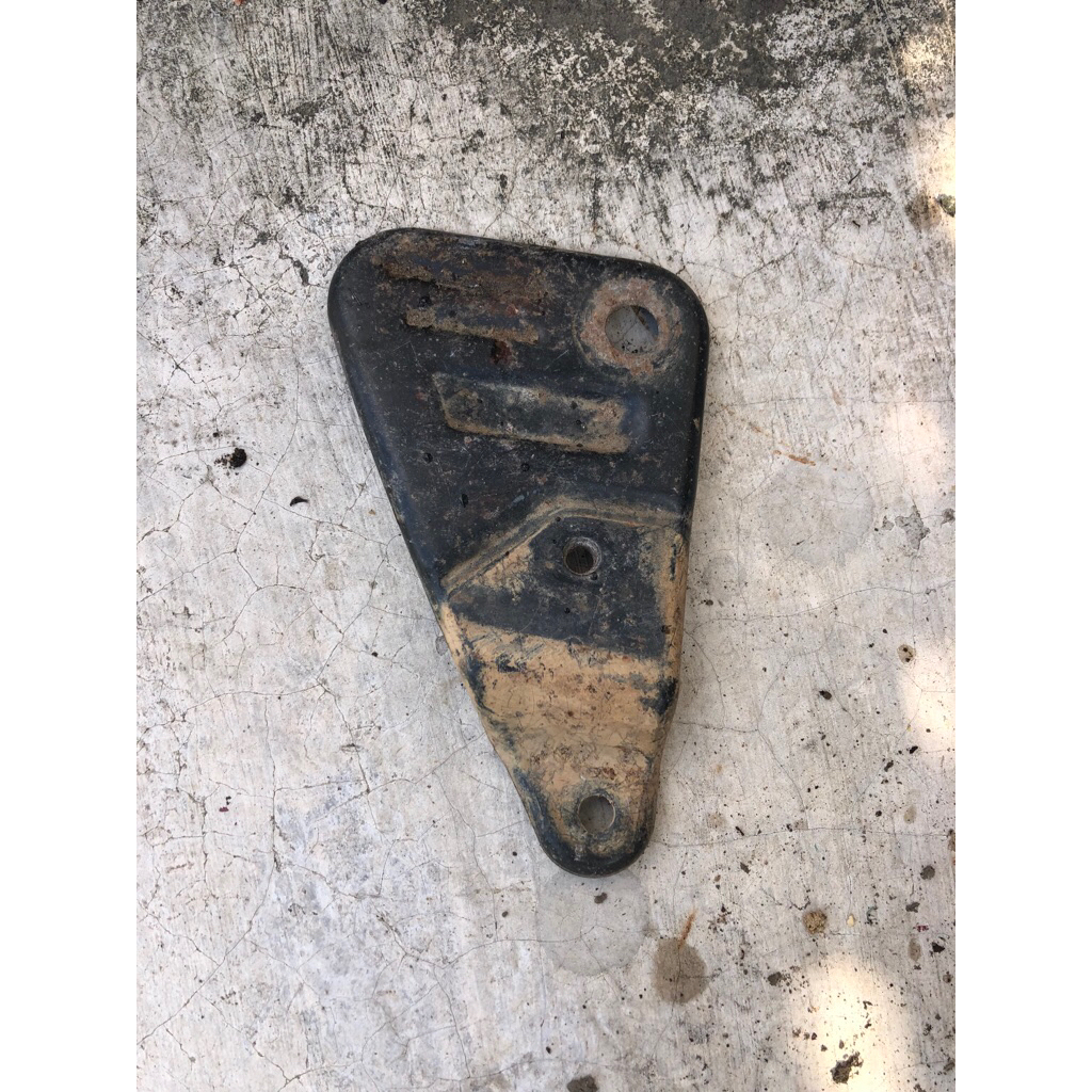 Breket dudukan knalpot Honda Revo absolute original