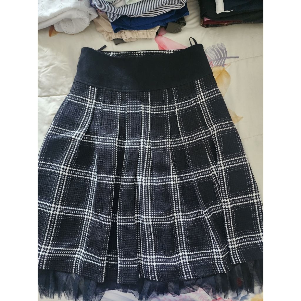Rok Tweed Hitam Tutu