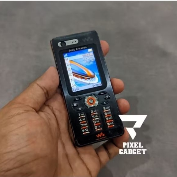 Sony Ericsson W880i Orange