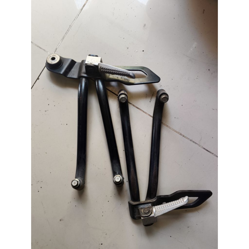 foot step belakang r15v2 kanan kiri