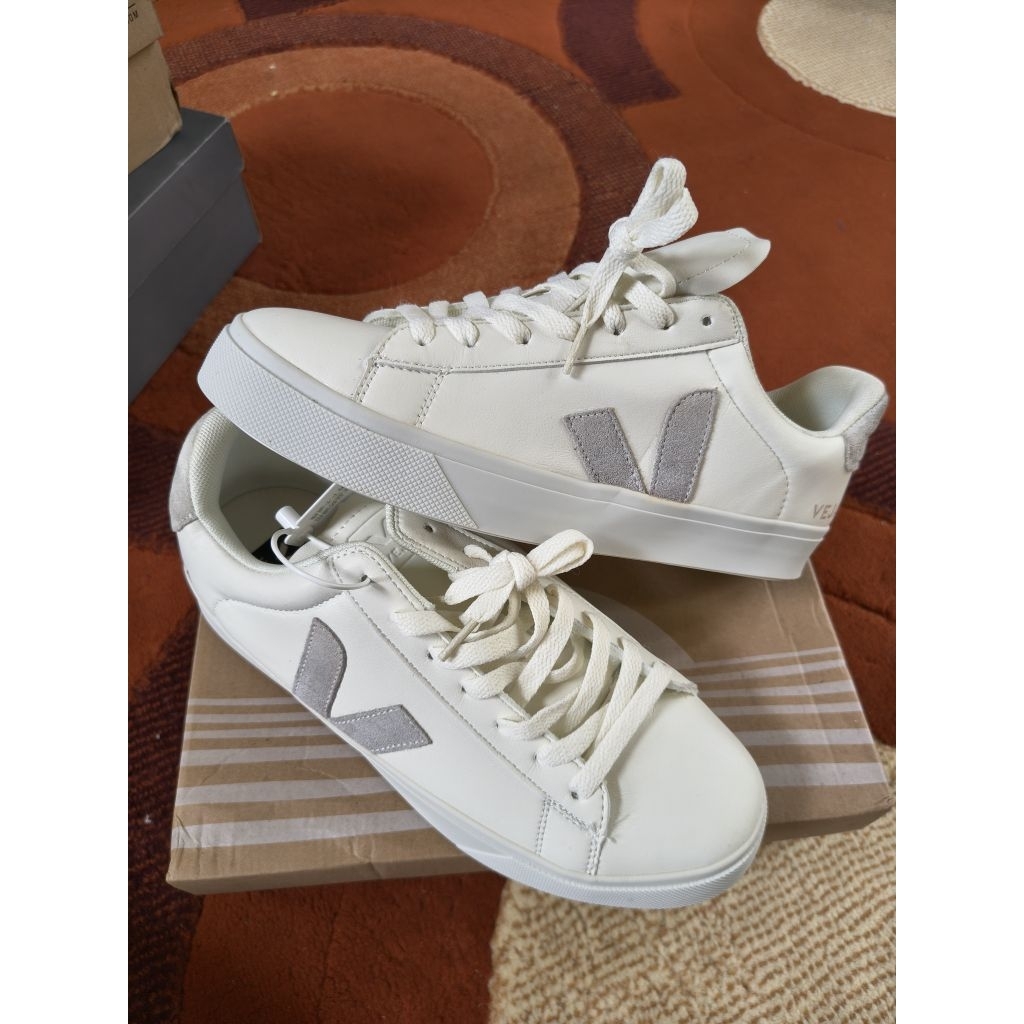 sepatu veja size 43