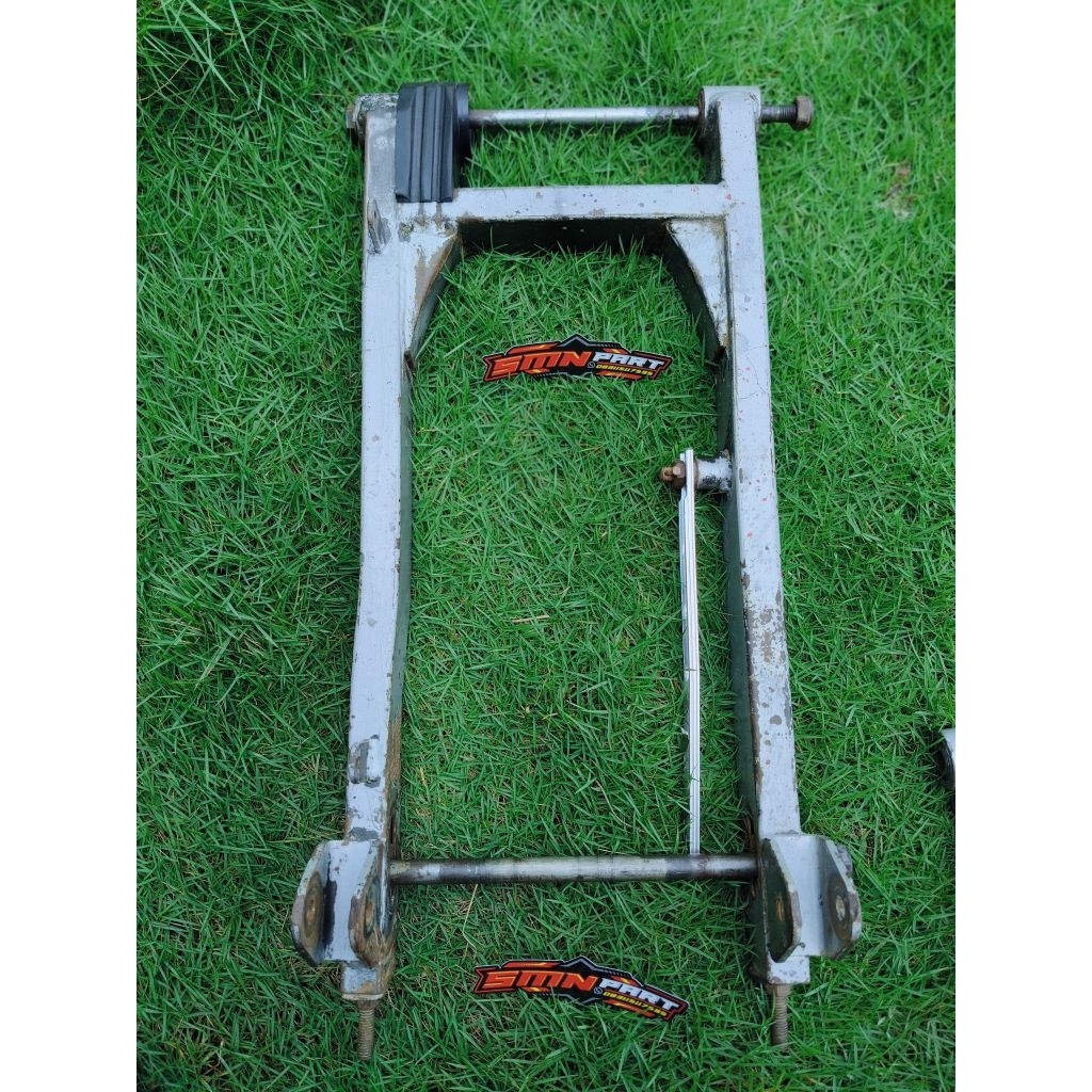 Swing arm / arem ori copotan Suzuki Shogun R 110