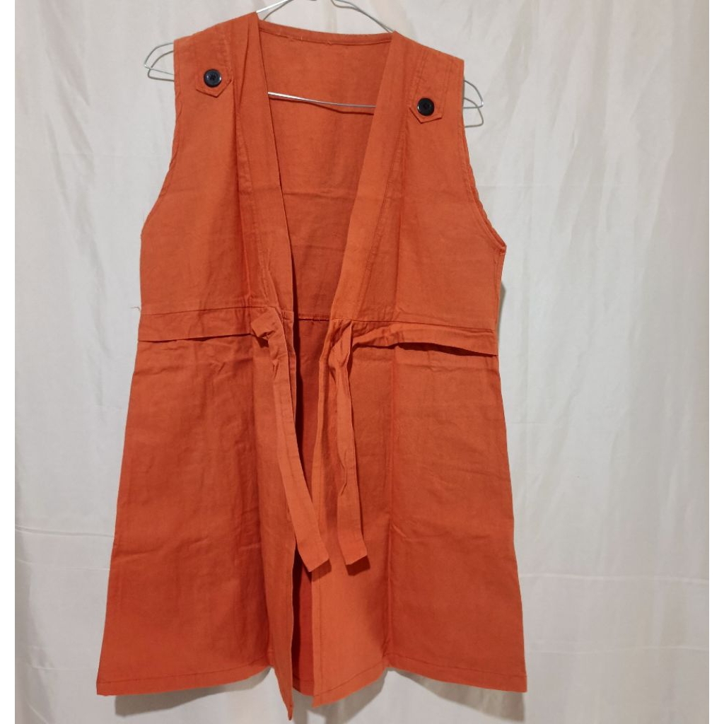 Preloved Outer Cardigan Tanpa Lengan Terracotta Merah Bata