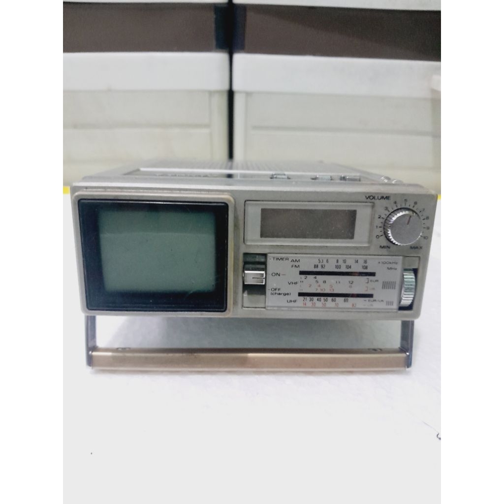 Radio tv mini SANYO JAPAN model TPM2170