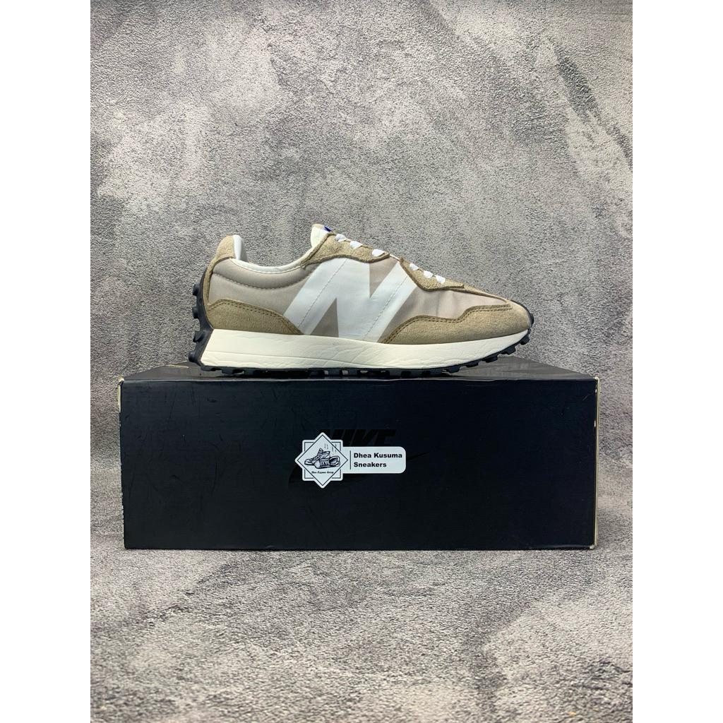 Sepatu Second Casual  New Balance 327 Mushroom   Size 40,5 insole 25,5 cm  Original Guarantee 100%