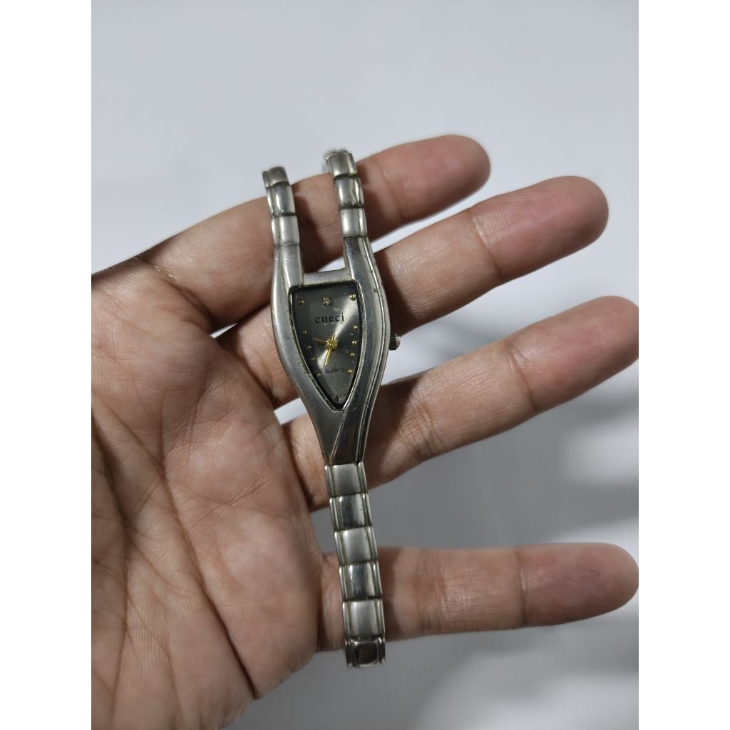jam tangan vintage preloved gucci langka unikk