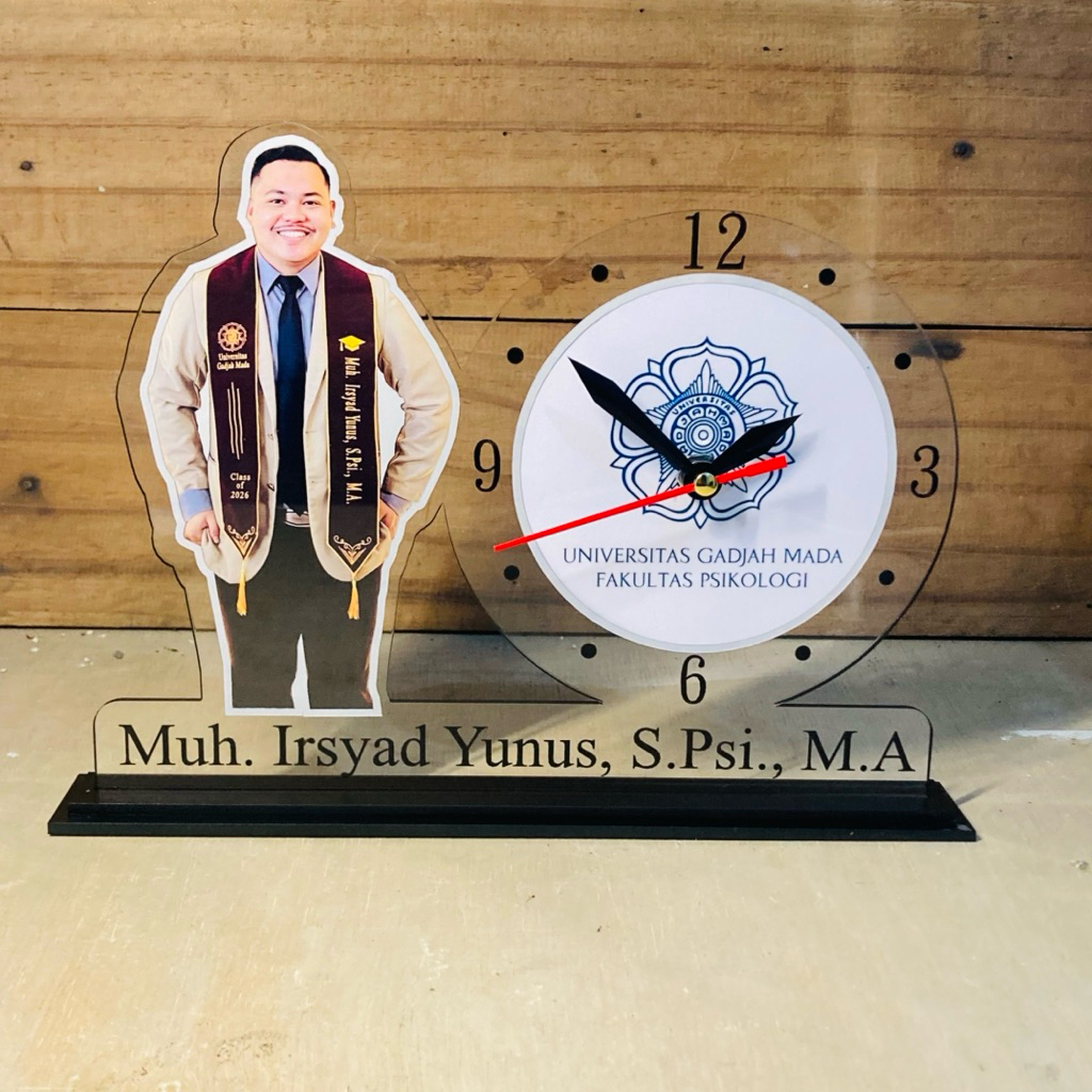 Hadiah Kado Wisuda Custom Jam Duduk Akrilik