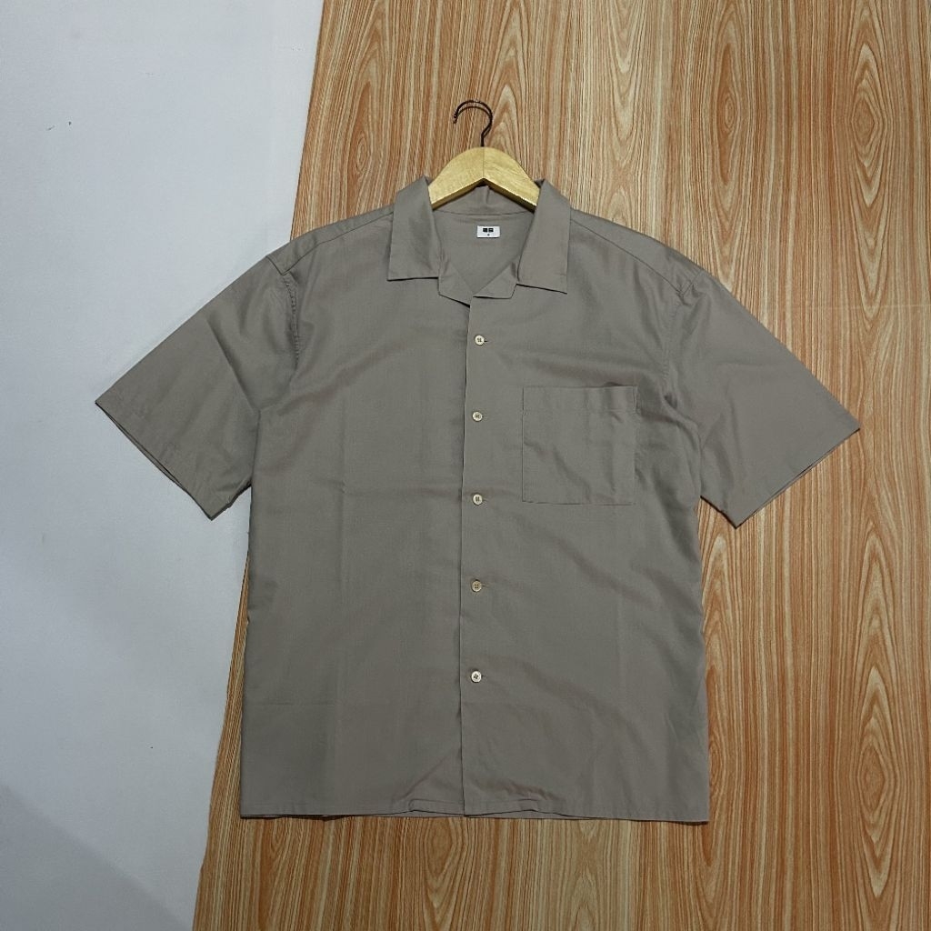Open Collar Uniqlo Coksu