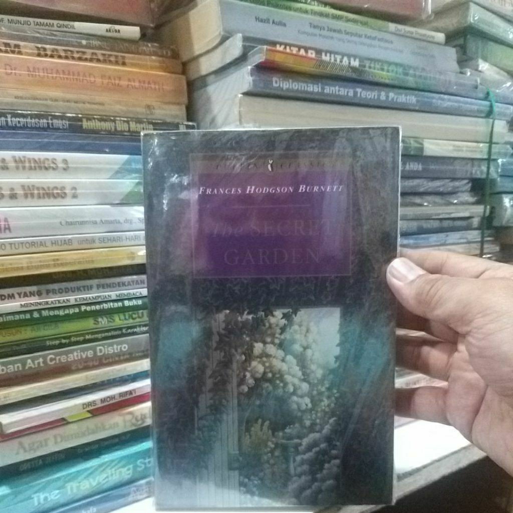 puffin classics Frances Hodgson Burnett The Secret Garden