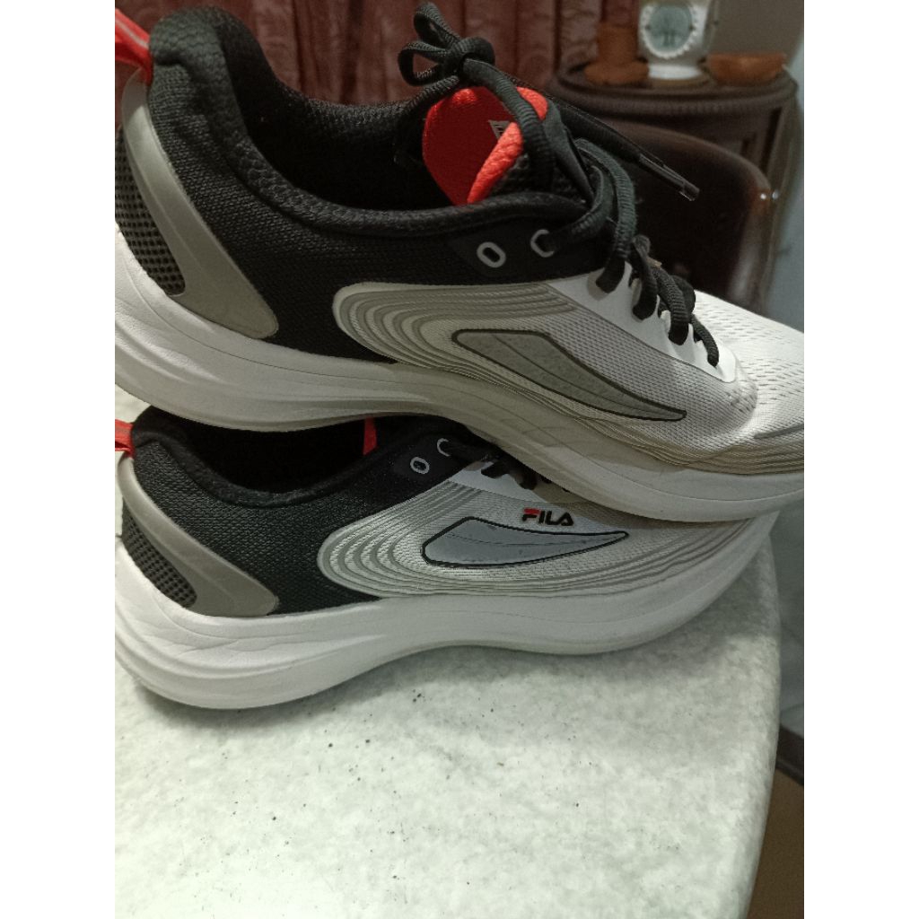 Sepatu FILA Nuvole Evo Black White Grey size 43 insole 270 koleksi pribadi