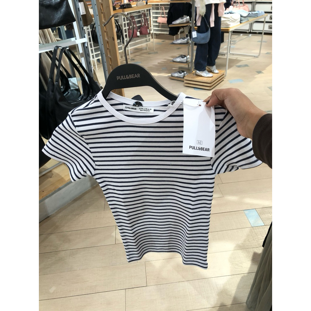 Jastip Kaos Pull&Bear  Woman