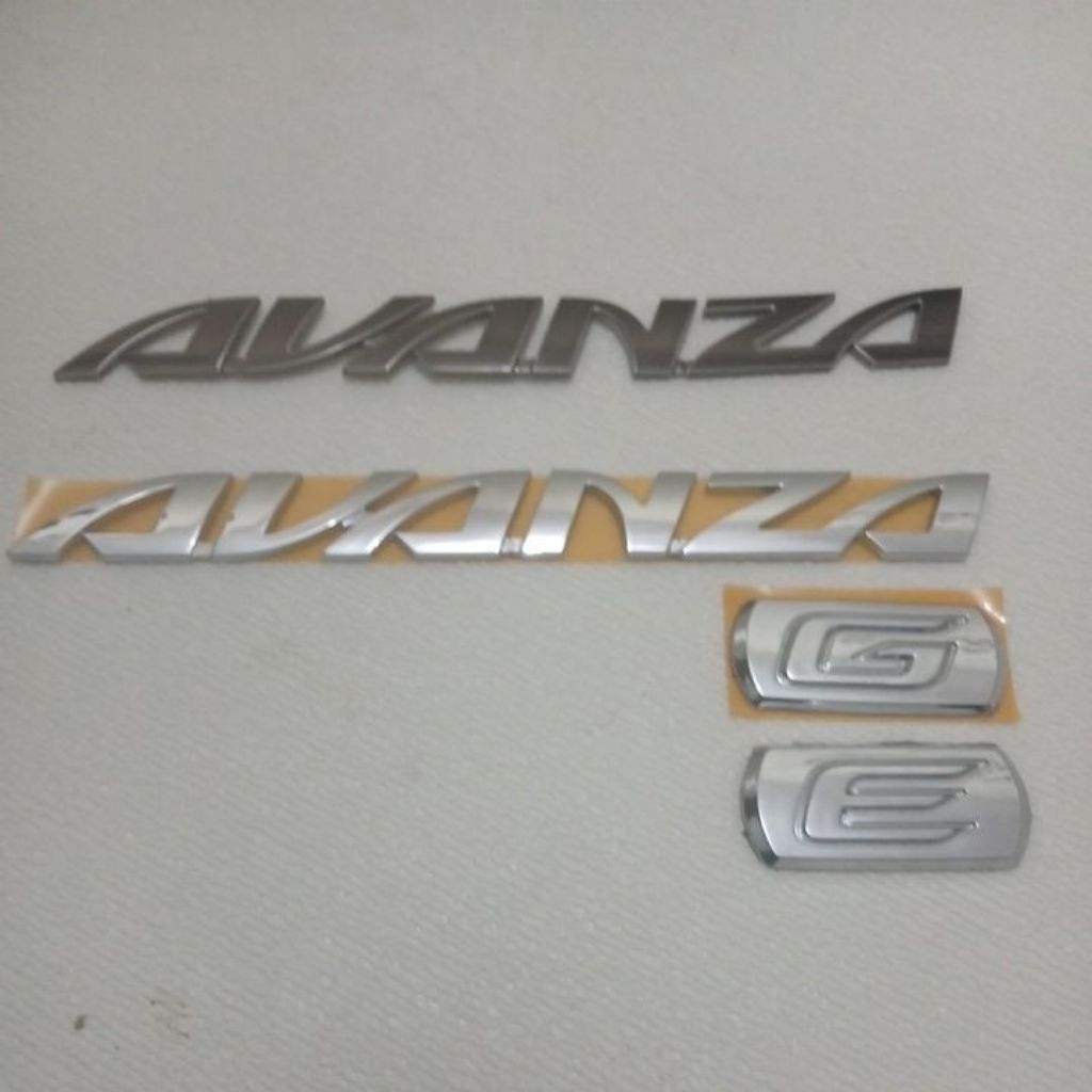 EMBLEM TULISAN MOBIL AVANZA ORIGINAL