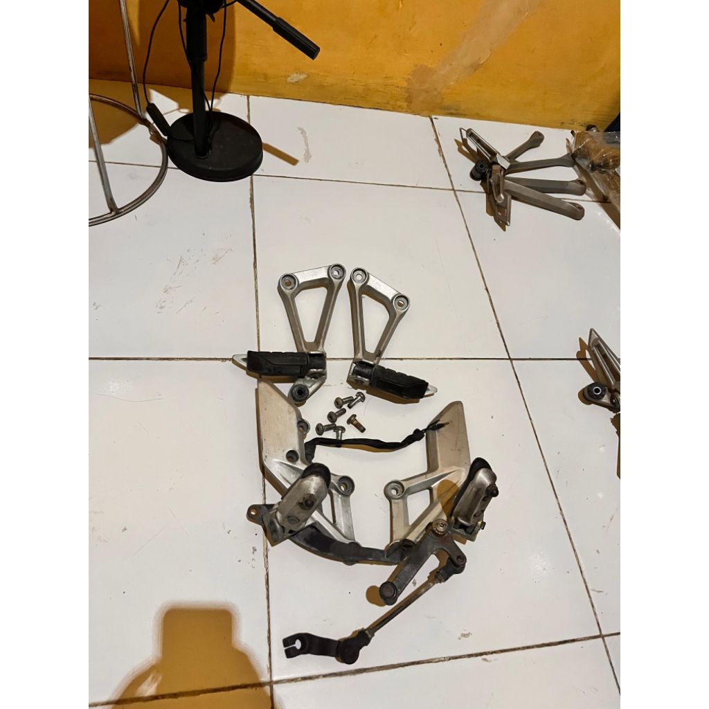 Step Depan Belakang Original Copotan CBR250/K45A bahan untuk Tiger
