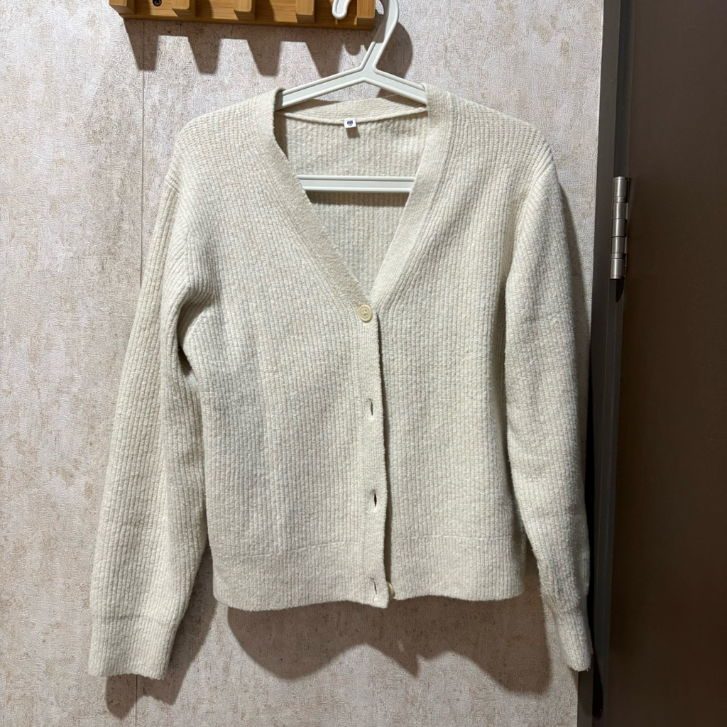 Uniqlo cardigan grey & broken white