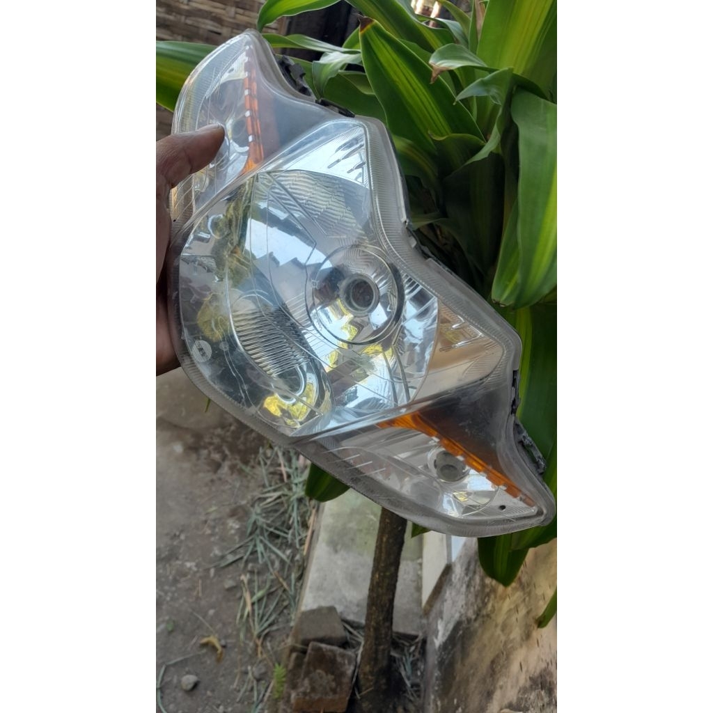 reflektor lampu revo absolute bekas