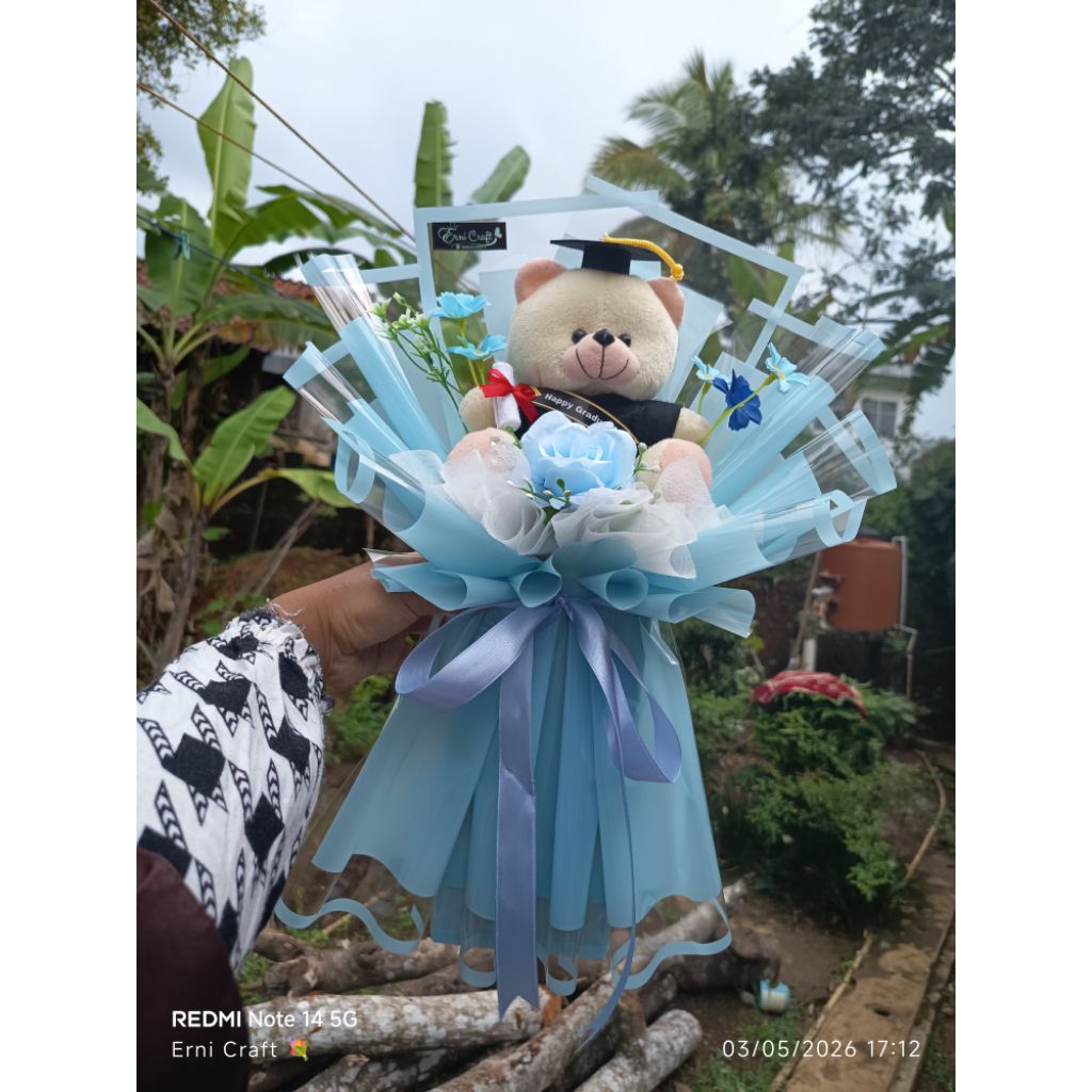 buket boneka wisuda,ukuran sedang.