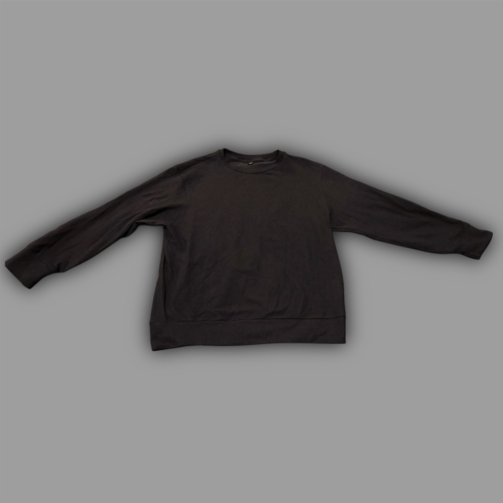UNIQLO Basic Crewneck Sweatshirt - Sweater Hitam Polos Original