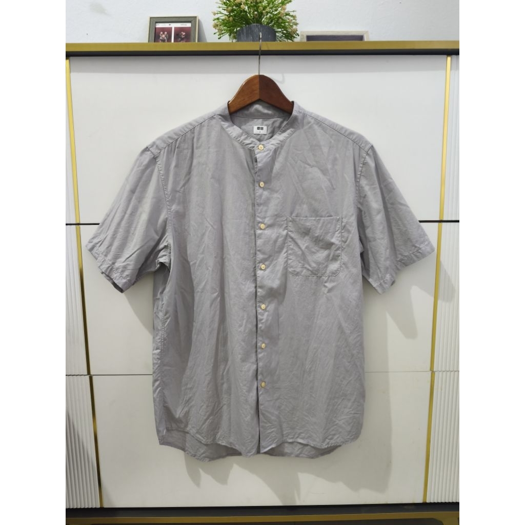 kemeja uniqlo shanghai koko lengan pendek L