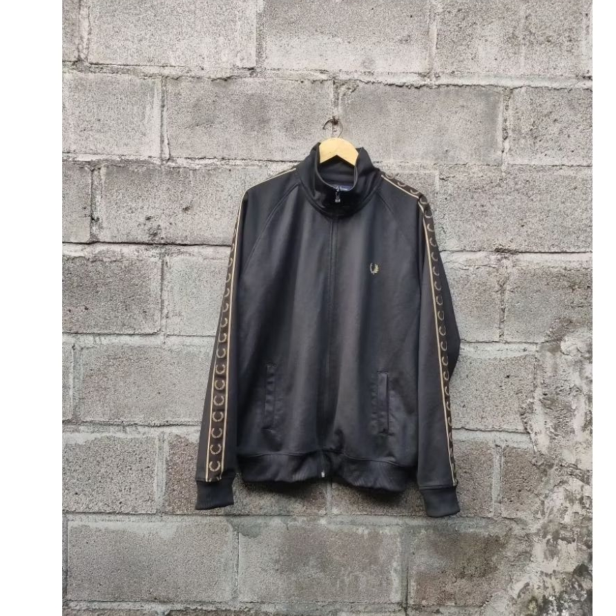 TC FRED PERRY TAPED GOLD