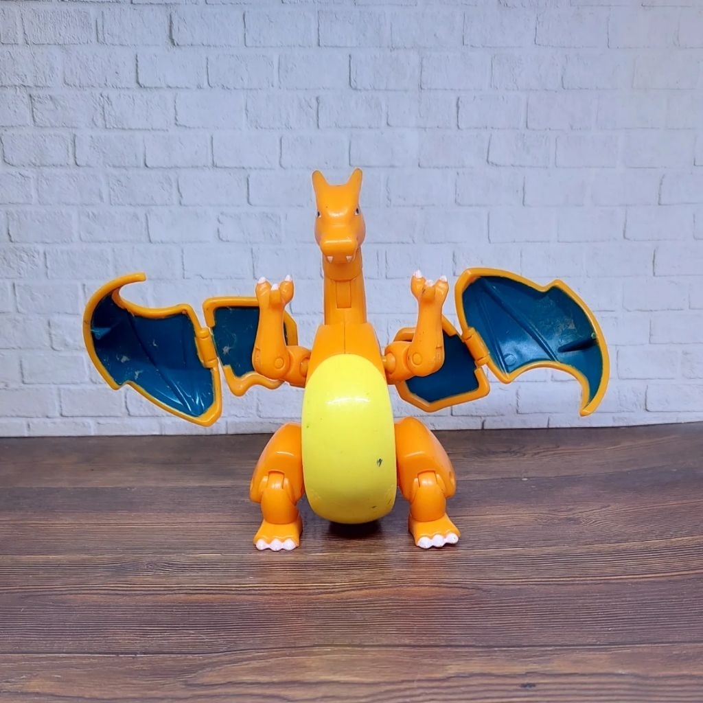 Charizard deformation figure pokemon ori Pokemon preloved