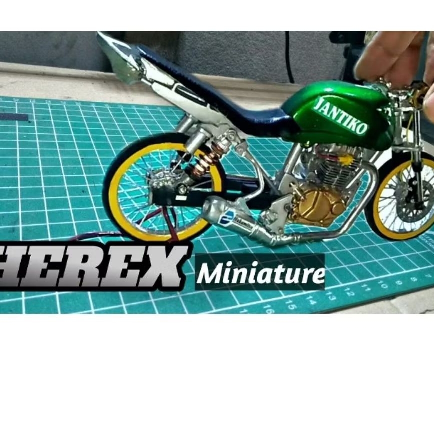 miniatur motor herex Honda tiger lengkap dengan knalpot samlong