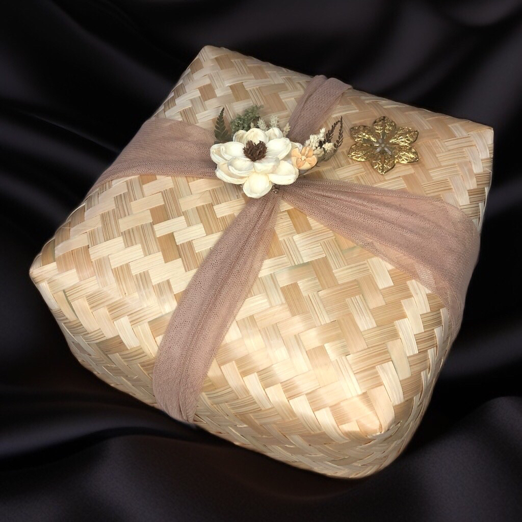 Paket Box Hidden Seserahan Besek Bambu