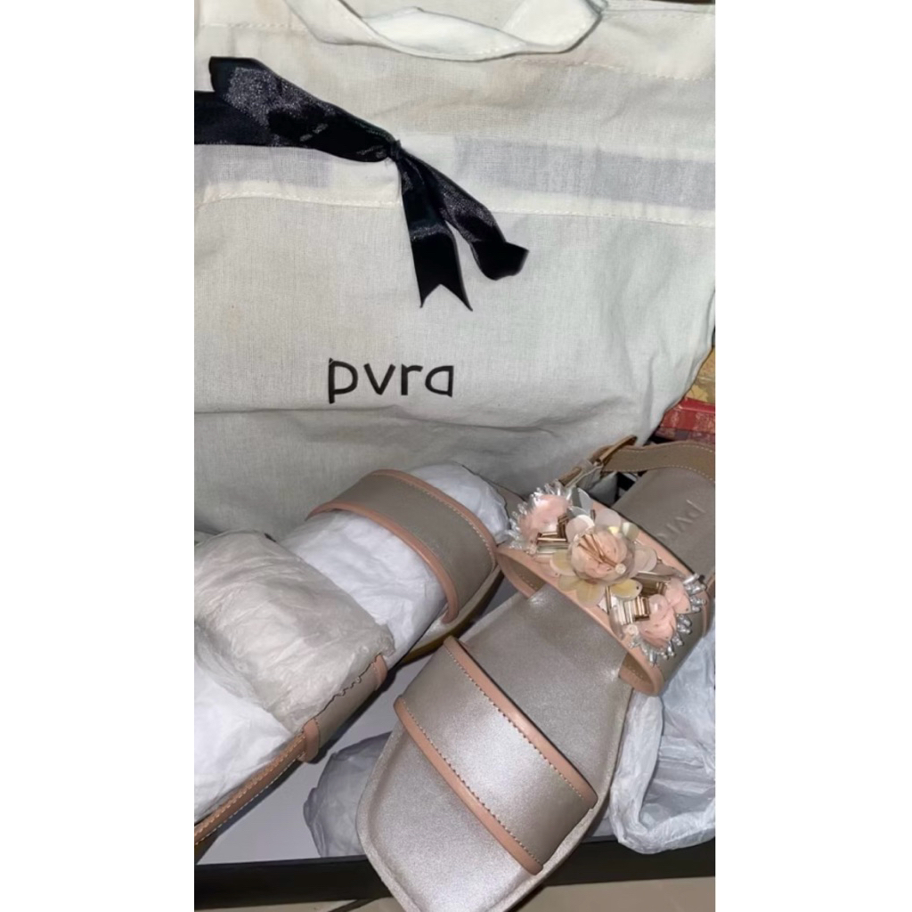 pvra duvva square silver nude