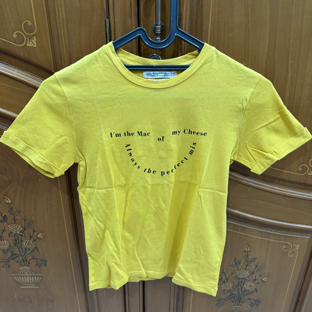 Preloved Kaos Pull n Bear Yellow