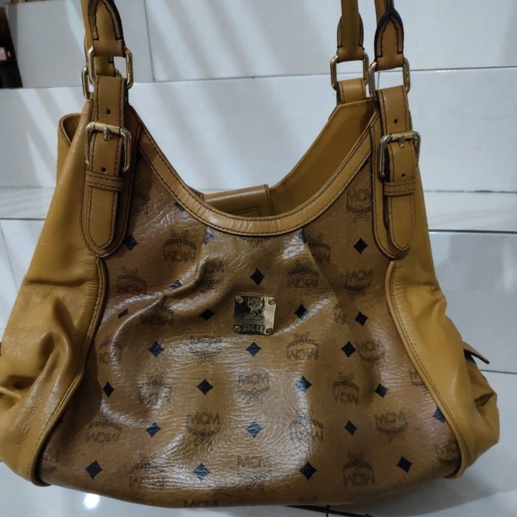 MCM large hobo bag authentic original kondisi second preloved