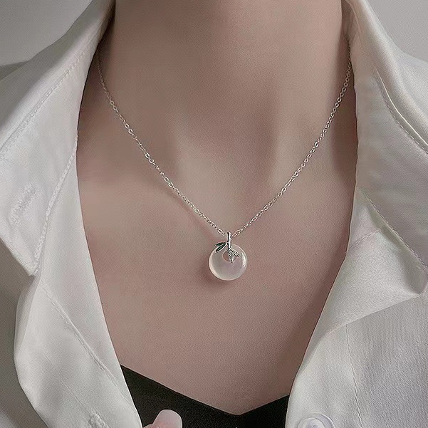 Kalung Liontin Daun Bambu Elegan Wanita Modern Keanggunan oriental, hangat dan giok, kalung bambu